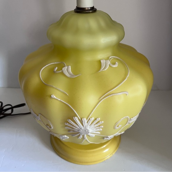 Vintage Yellow Glass Table Lamp - Picture 4 of 13